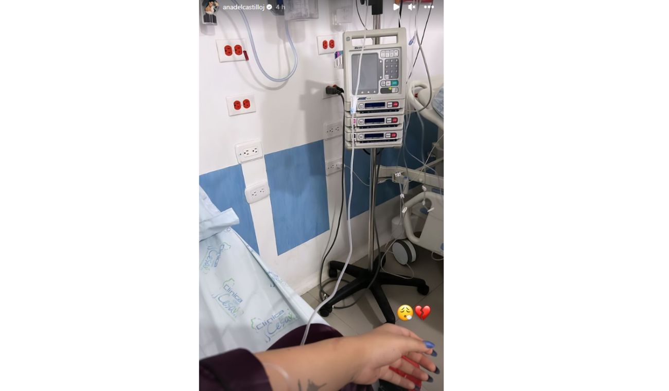 Ana del Castillo hospitalizada