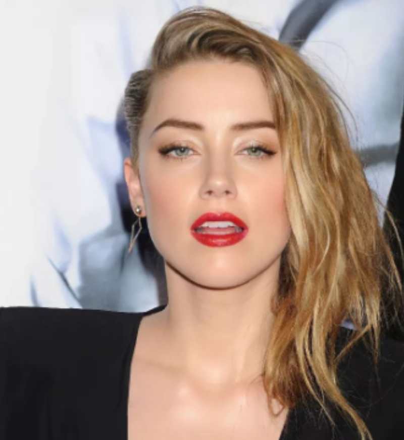 Amber Heard bailando #39 Como la flor #39 de Selena Quintanilla La Mega