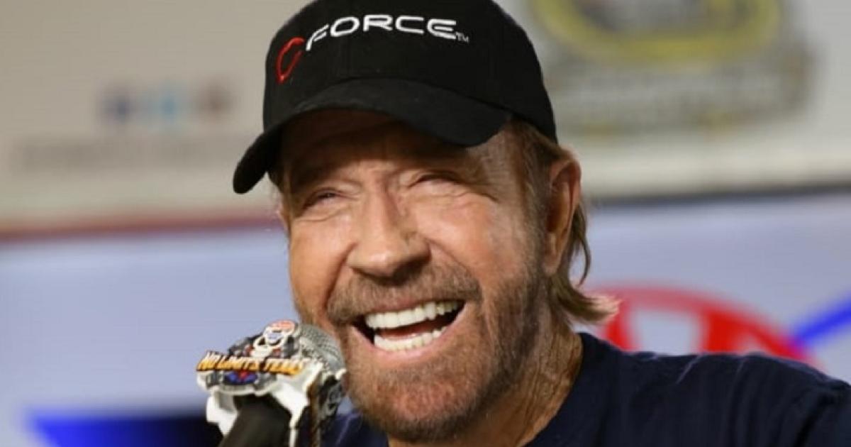 El legendario Chuck Norris está en Cartagena La Mega EN VIVO El legendario Chuck Norris está en Cartagena La Mega EN VIVO
