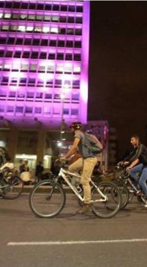 Ciclovía nocturna en Bogotá