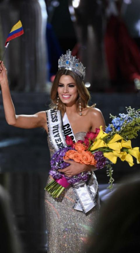 Ariadna Gutiérrez alcanzó a desfilar con su corona como Miss Universo