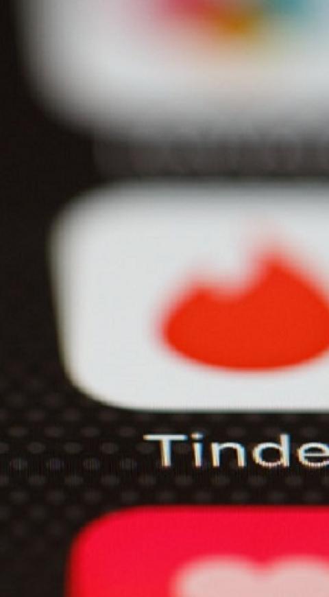 Tinder y Grindr Tinder y Grindr