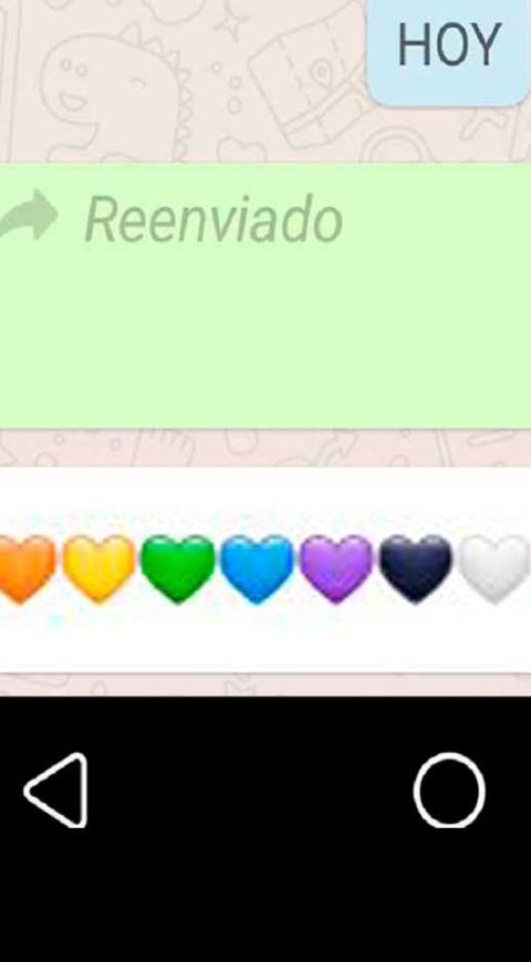 Chat de WhatsApp con corazones