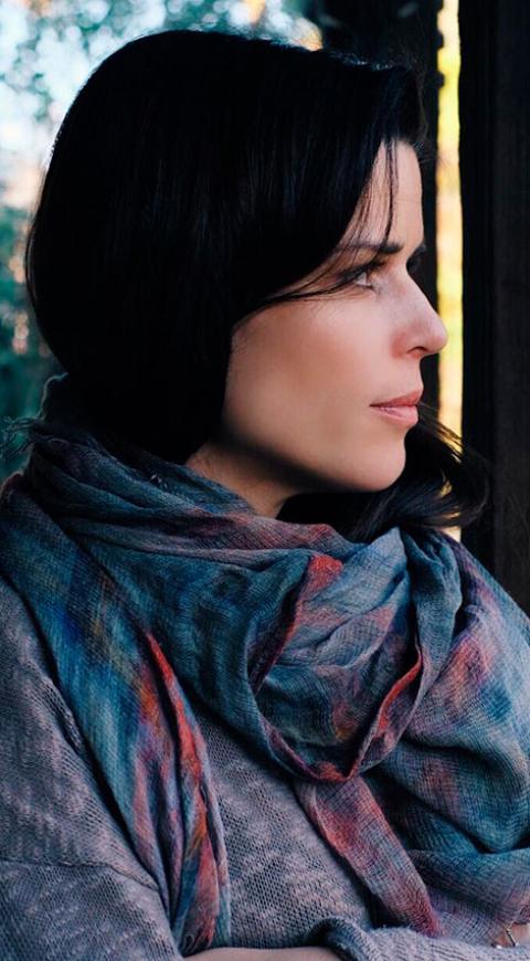 Neve Campbell, actriz del elenco de 'Jovenes Brujas'