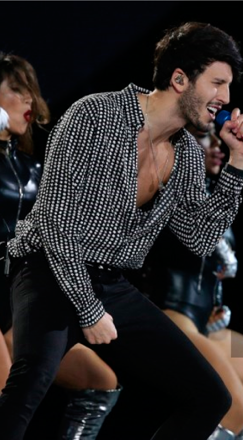 Sebastian Yatra cantando Viña del Mar
