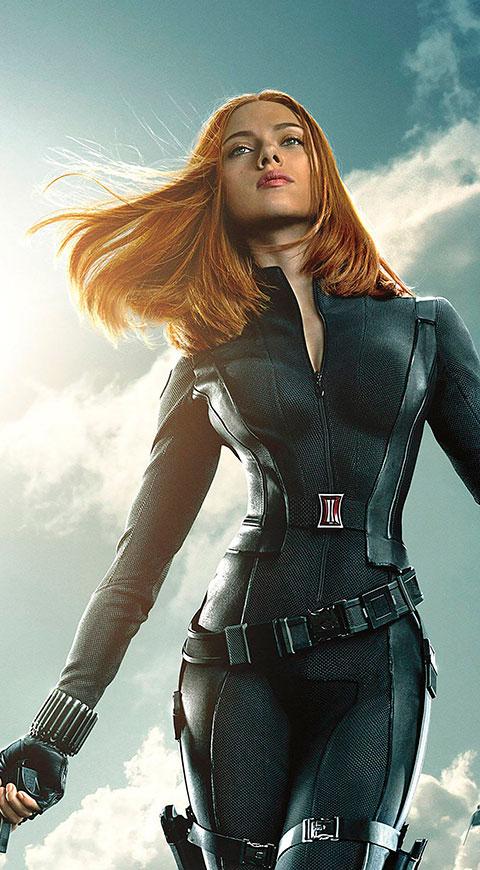 Black Widow, es interpretada por Scarlett Johansson