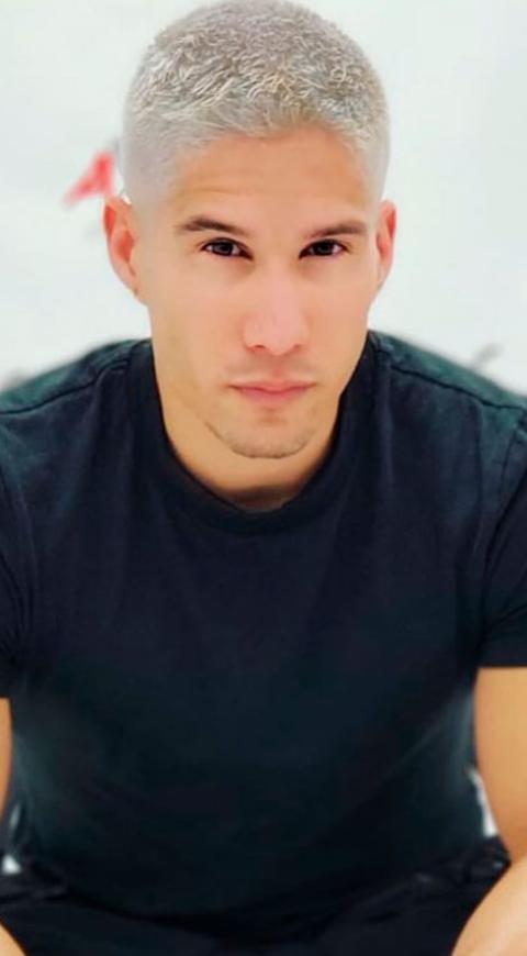Chyno Miranda celebra su paternidad