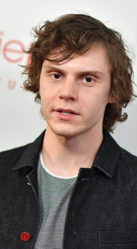 Evan Peters