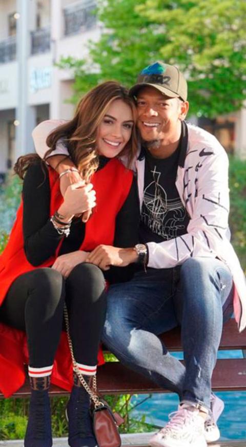 Fredy Guarín junto a Sara Uribe