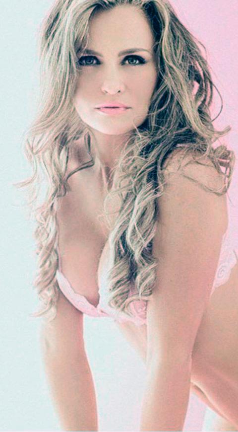 Aura Cristina Geithner es cantante y actriz