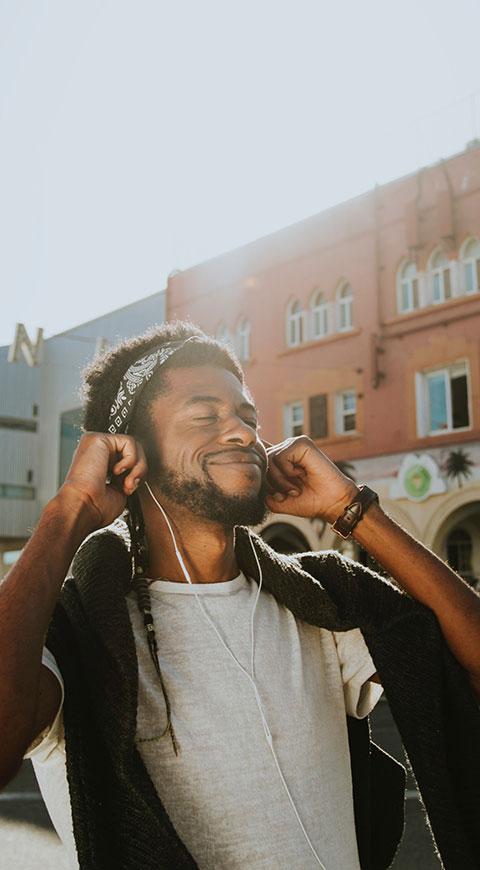 https://docs.google.com/spreadsheets/d/1fuRShe93yBQkIwcw1Qh_VxVYGjVK2ifw8RGyooVziPI/edit#gid=1239393400 Hombre escuchando música
