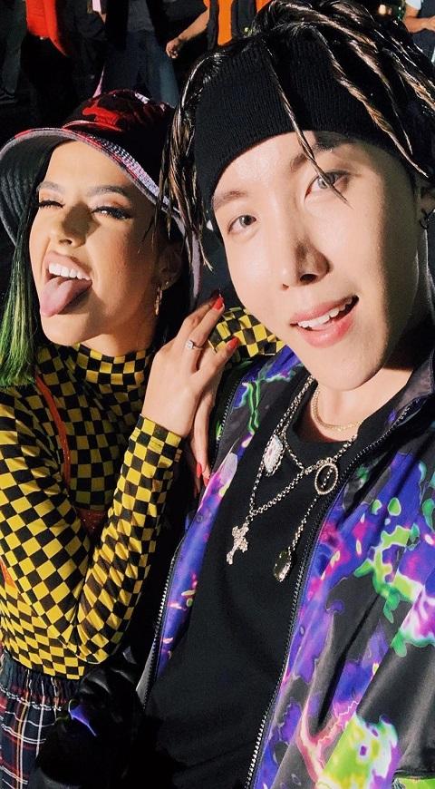 Becky G y J-Hope