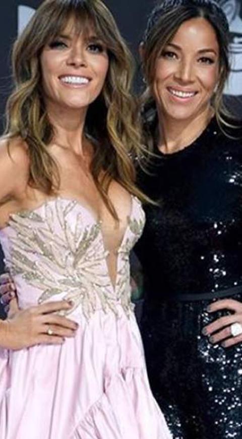 Kany Garcia y Jocelyn Trochez