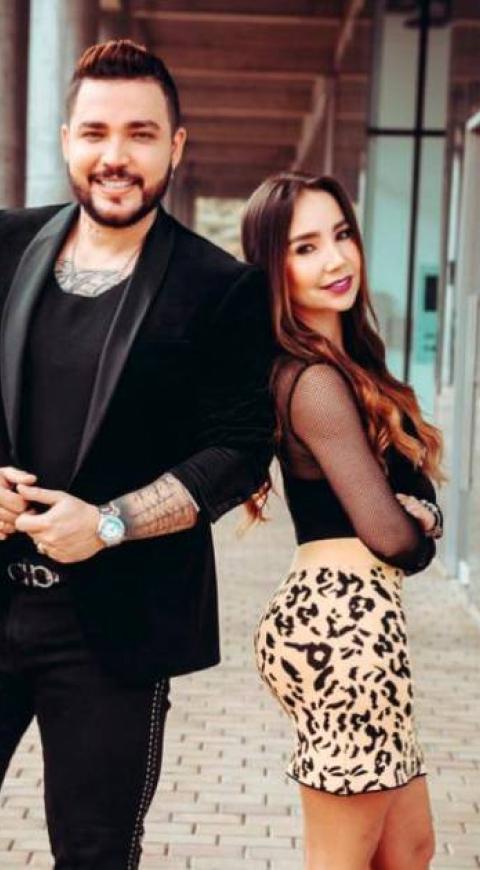 Jessi Uribe y Paola Jara Jessi Uribe y Paola Jara