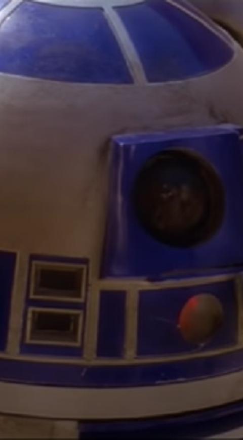 R2 D2