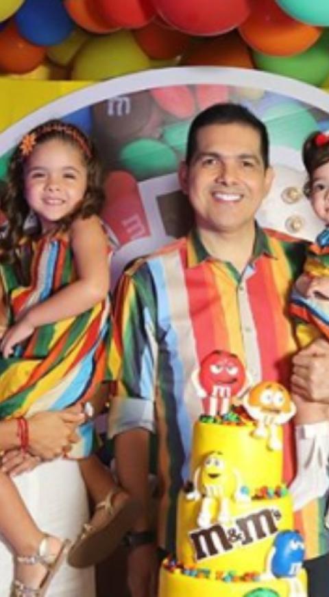Peter Manjarrés, Tata Becerra y sus hijas