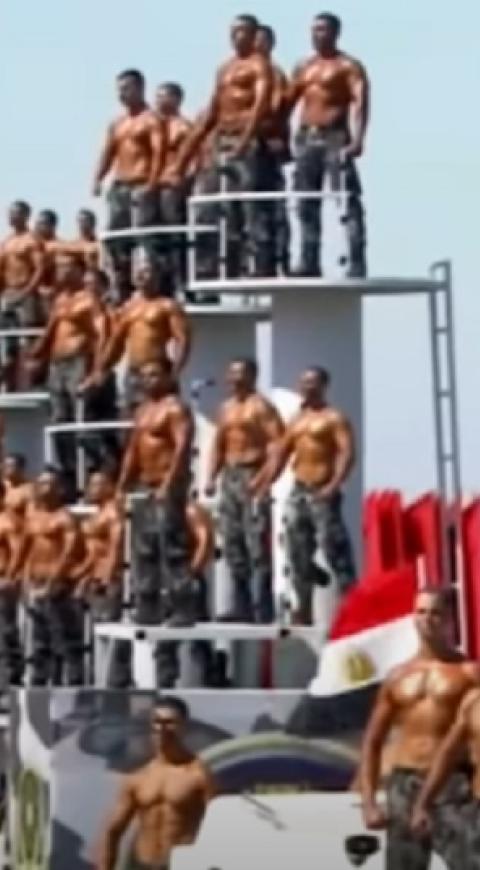 Desfile policial en Egipto