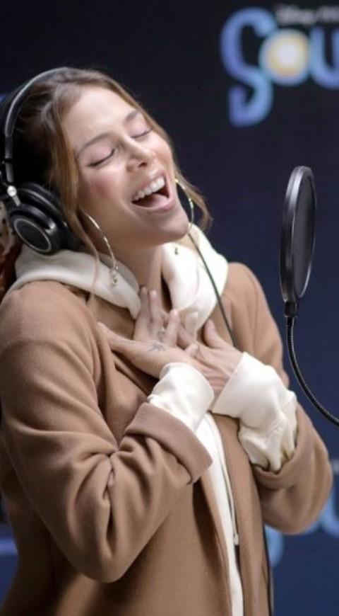 Greeicy Rendón interpretando canción de Disney