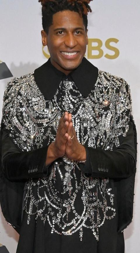 Jon Batiste Jon Batiste gana multiples Grammy