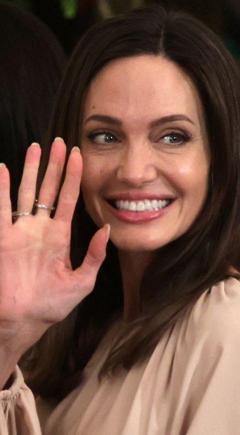 Angelina Jolie Angelina Jolie