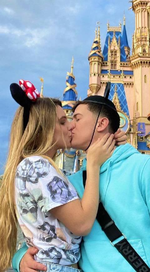 Lele Pons y Guaynaa se comprometen en Tomorrowland Lele Pons y Guaynaa se comprometen en Tomorrowland