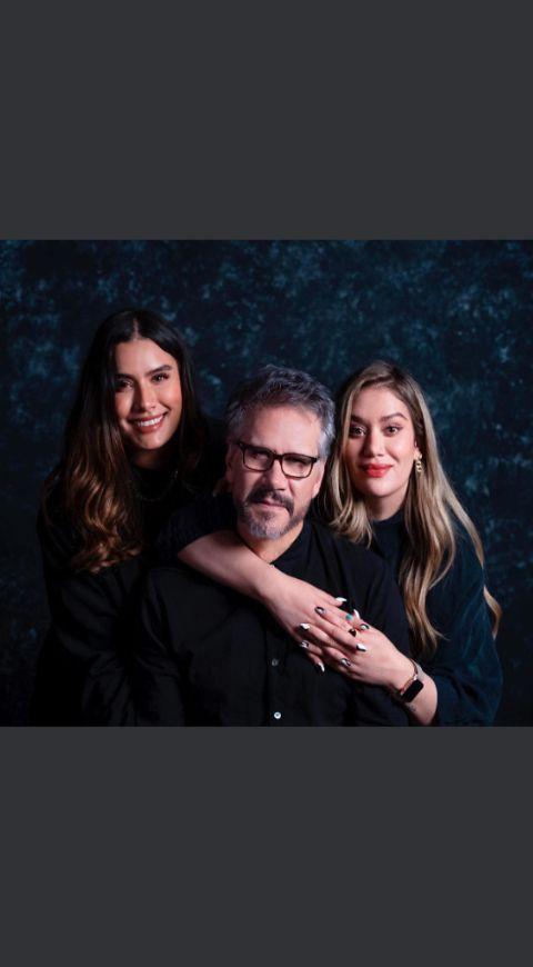 Jesús Adrián Romero y su hija Melissa Jesús Adrián Romero y su hija Melissa