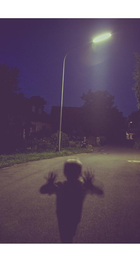 Espanto Un espíritu en una calle