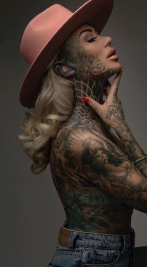 Becky Holt mujer que se tatuó la vagina Becky Holt mujer que se tatuó la vagina