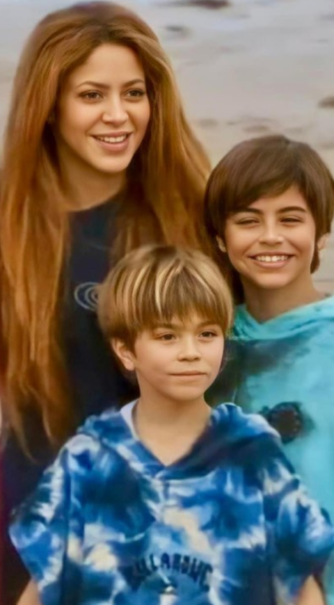 Shakira y sus hijos Shakira y sus hijos