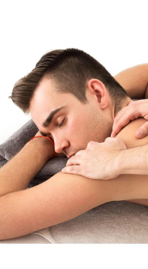 masaje-imagen de rferencia Hombre mueres por hacerle un masaje