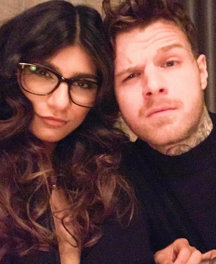 Mía Kahlifa y su novio Robert Sandberg