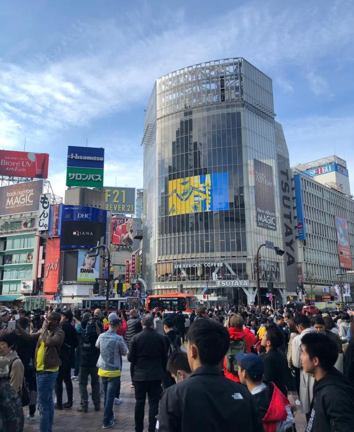 La camiseta de la Selección Colombia presentada en el Times Square de Japón