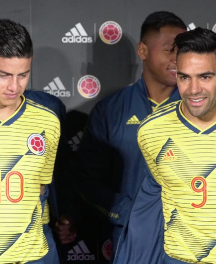 James y Falcao con la nueva indumentaria de la Selección Colombia