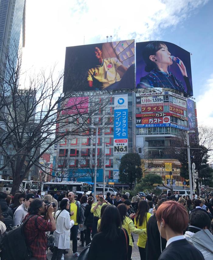 La camiseta de la Selección Colombia presentada en el Times Square de Japón