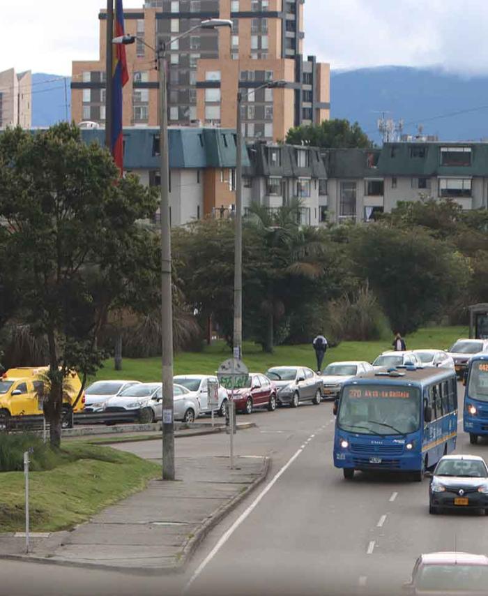 Día sin IVA: largas filas en establecimientos