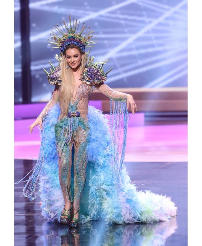 Miss Chile Daniela Nicolas en Miss Universo - desfile en traje típico