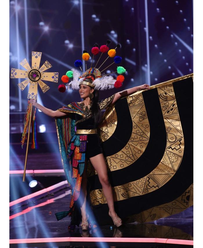 Miss Ecuador, Leyla Espinoza en Miss Universo - desfile en traje típico