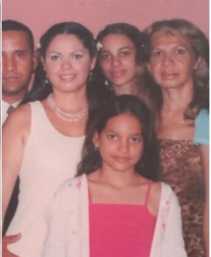 Andrea Valdiri de niña
