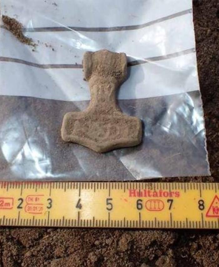 Imagen del amuleto con forma de martillo de Thor