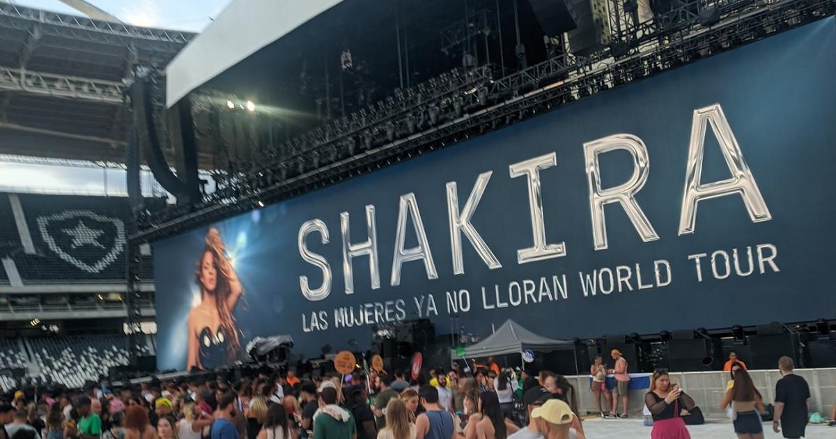 Videos del monumental primer concierto de Shakira en Brasil, ¡lo que le espera a Colombia!