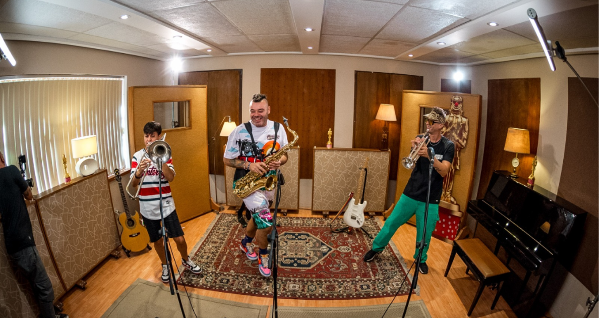 Los Caligaris estrenan una versión ska de 'Pero Qué Necesidad'